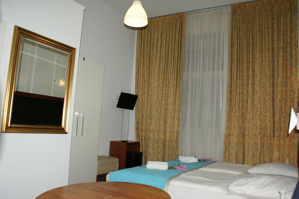 Hotel Garni Aaberna Берлін Номер фото