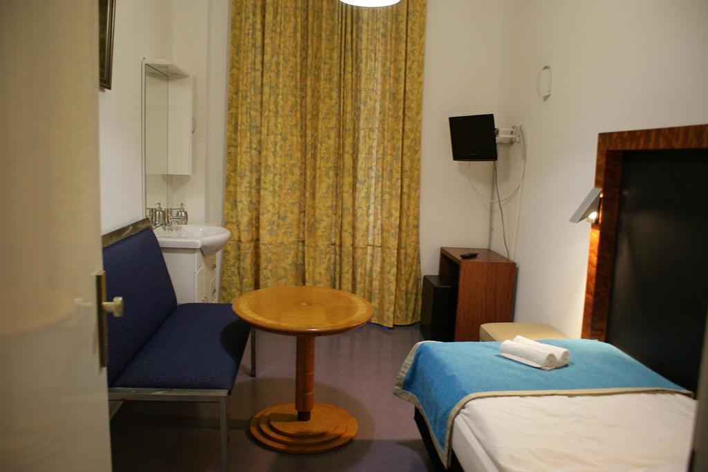 Hotel Garni Aaberna Берлін Екстер'єр фото
